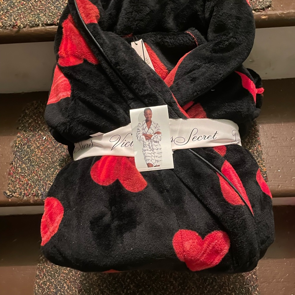 Victoria secret bathrobe never worn